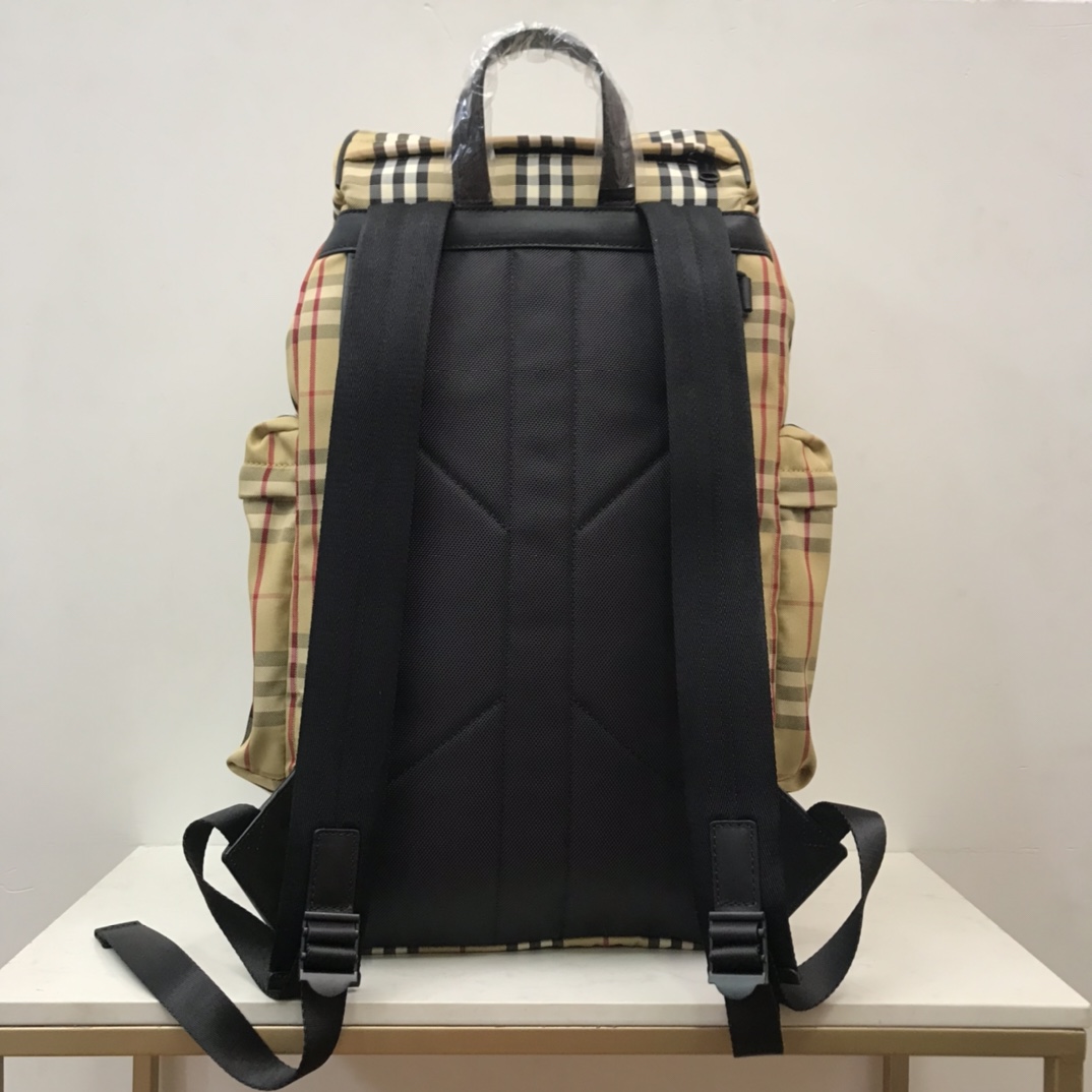 Burberry Murray Archive Check Drawstring Fasten Backpack (30 x 17 x 50cm) - DesignerGu