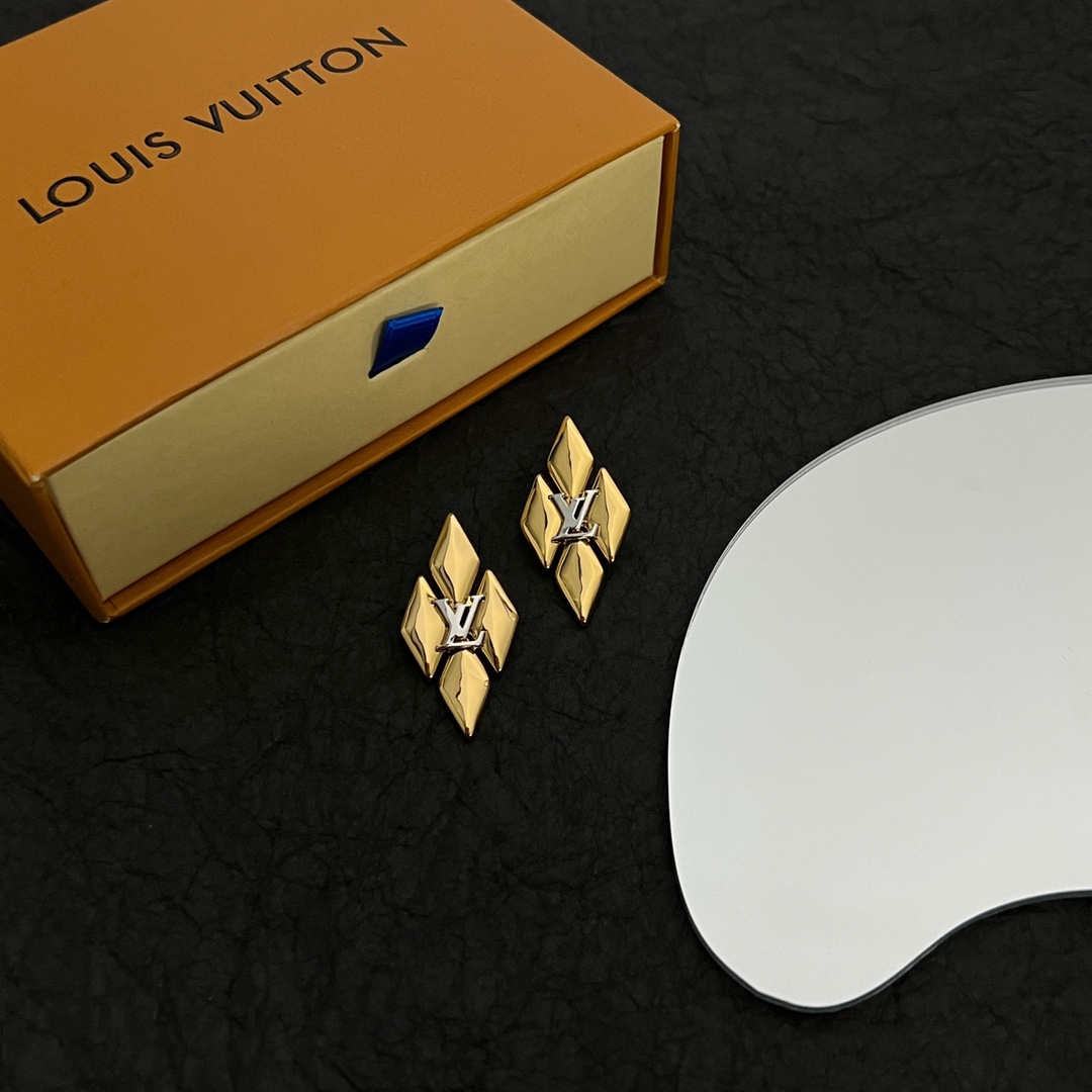 Louis Vuitton GO-14 Earrings - DesignerGu
