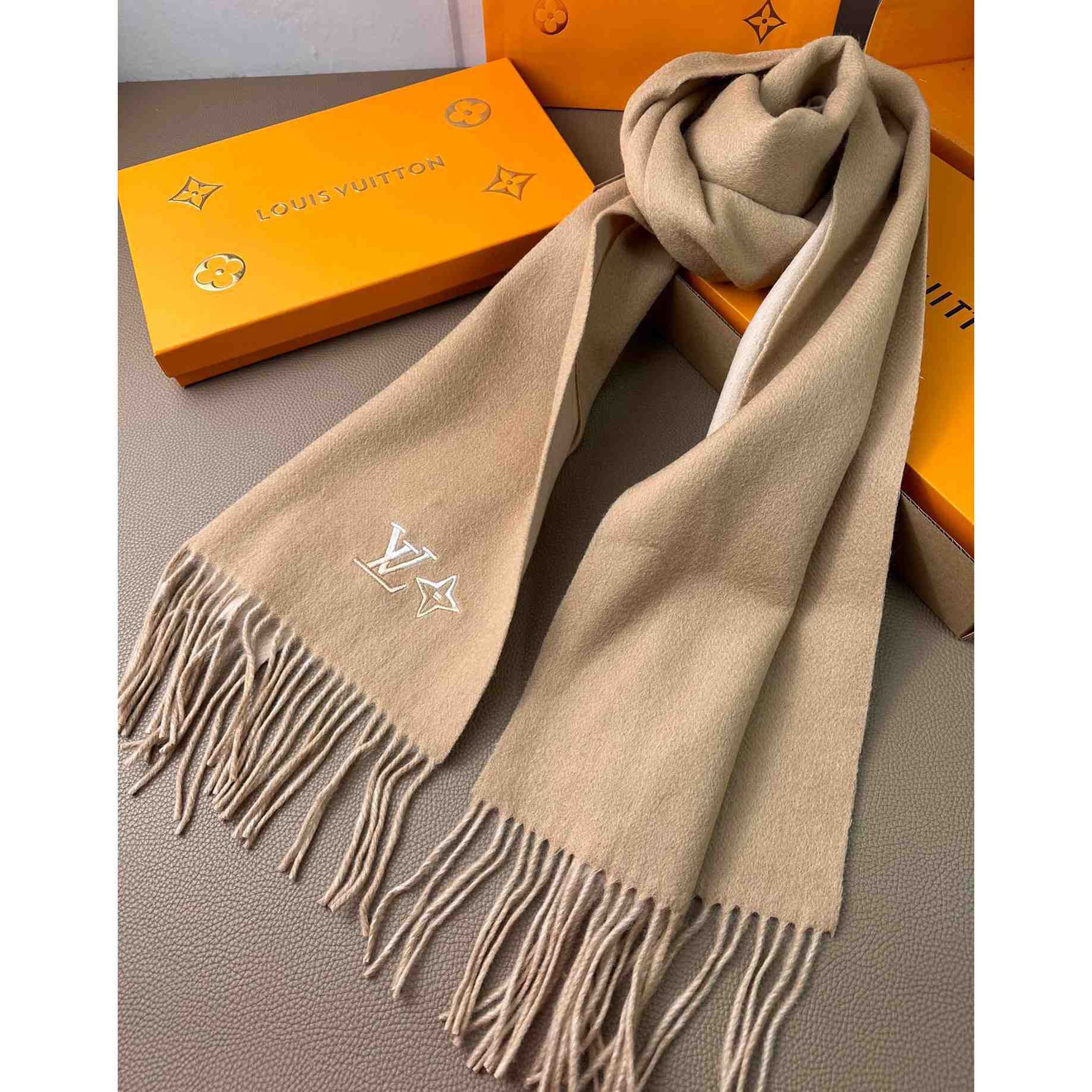 Louis Vitton LV Dual Scarf - DesignerGu