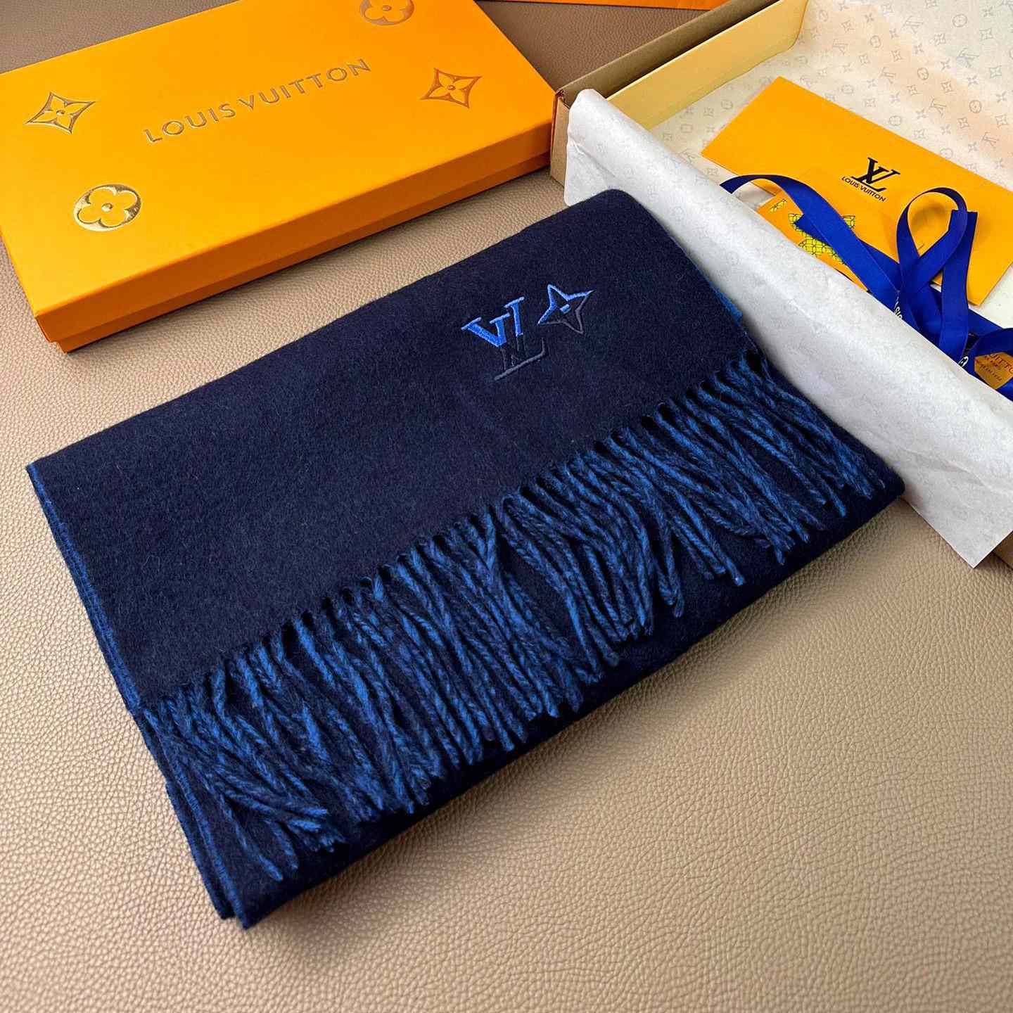 Louis Vitton LV Dual Scarf - DesignerGu