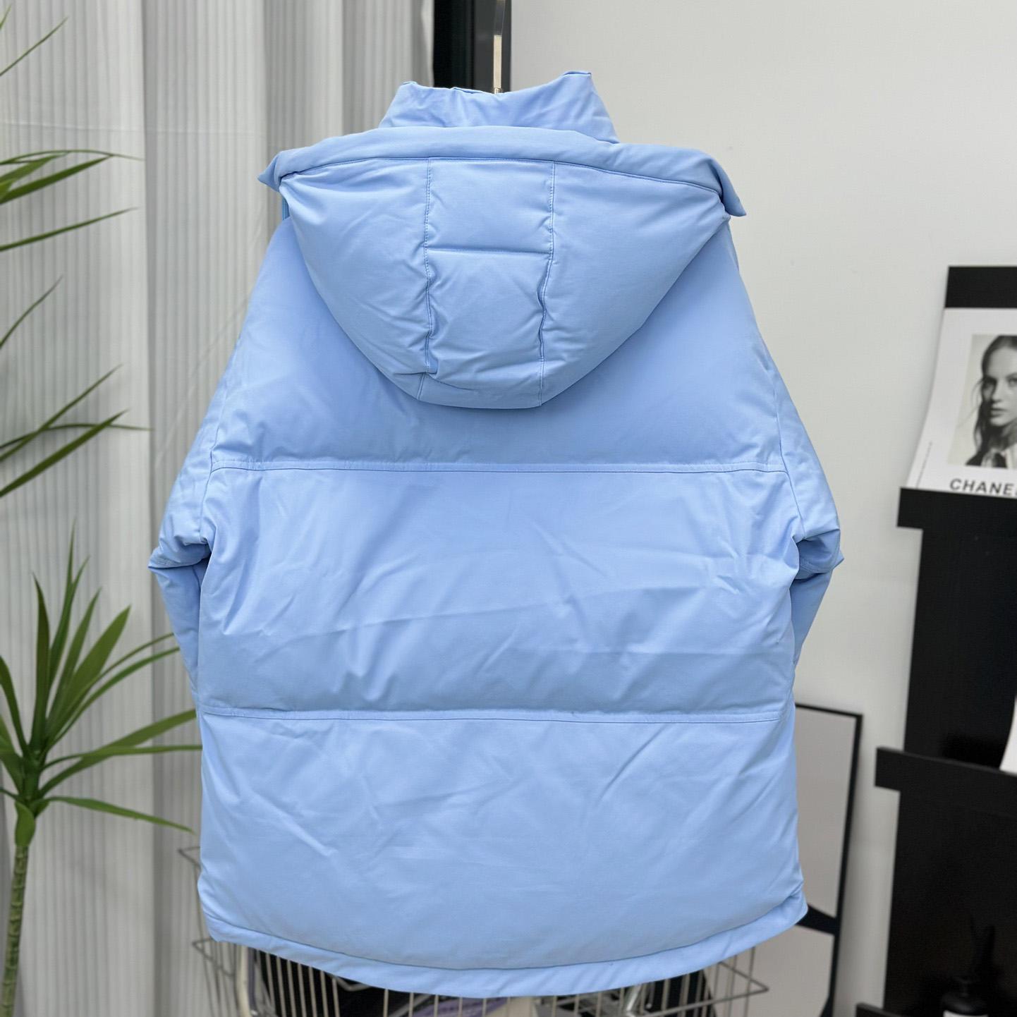 Ami Paris Ami De Coeur Puffer Jacket - DesignerGu