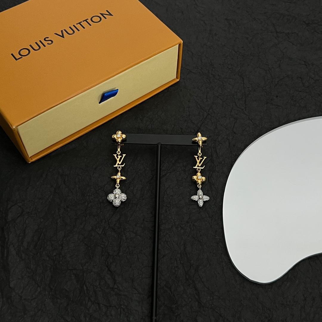 Louis Vuitto LV Gram Earrings - DesignerGu