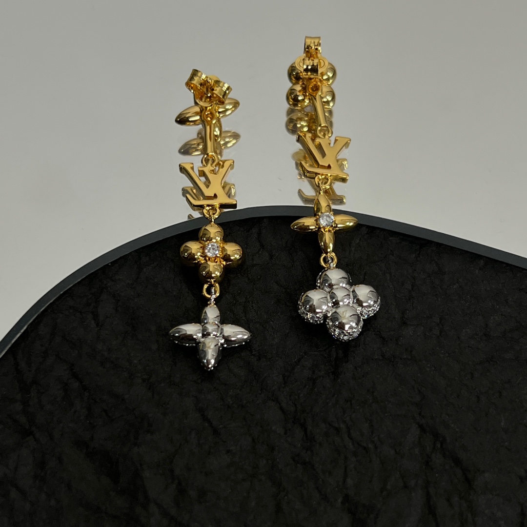 Louis Vuitto LV Gram Earrings - DesignerGu