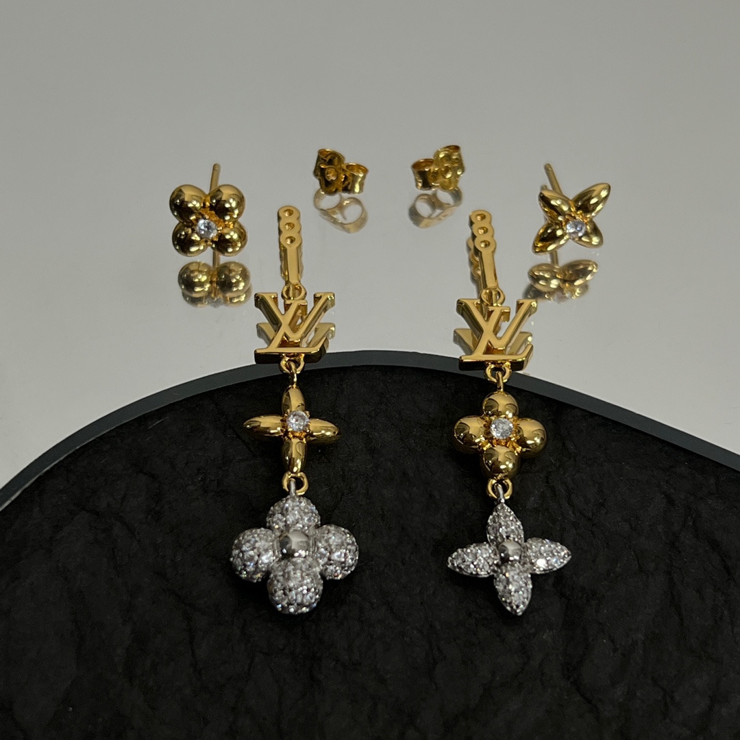 Louis Vuitto LV Gram Earrings - DesignerGu