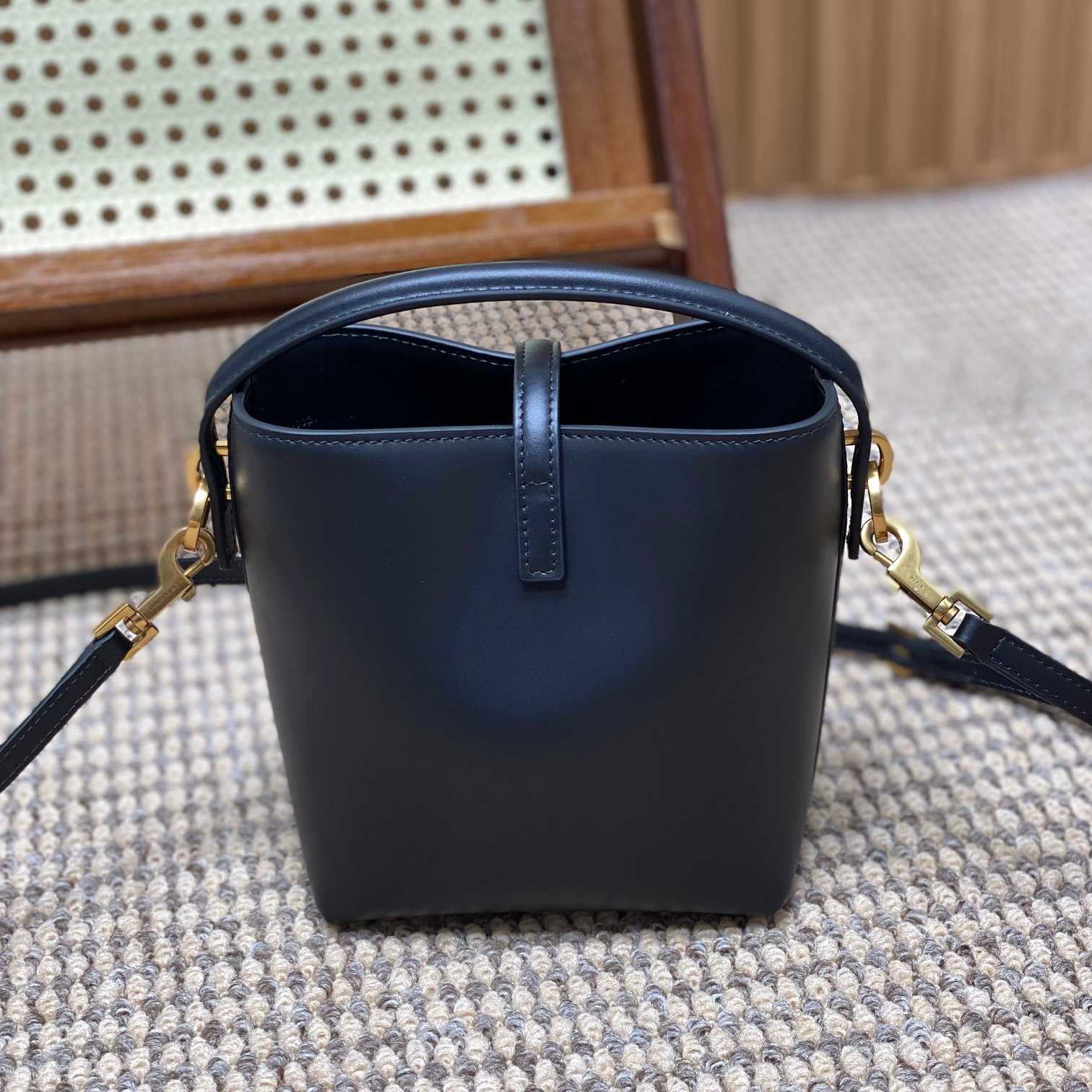 Saint Laurent Le 37 Mini In Shiny Leather - DesignerGu