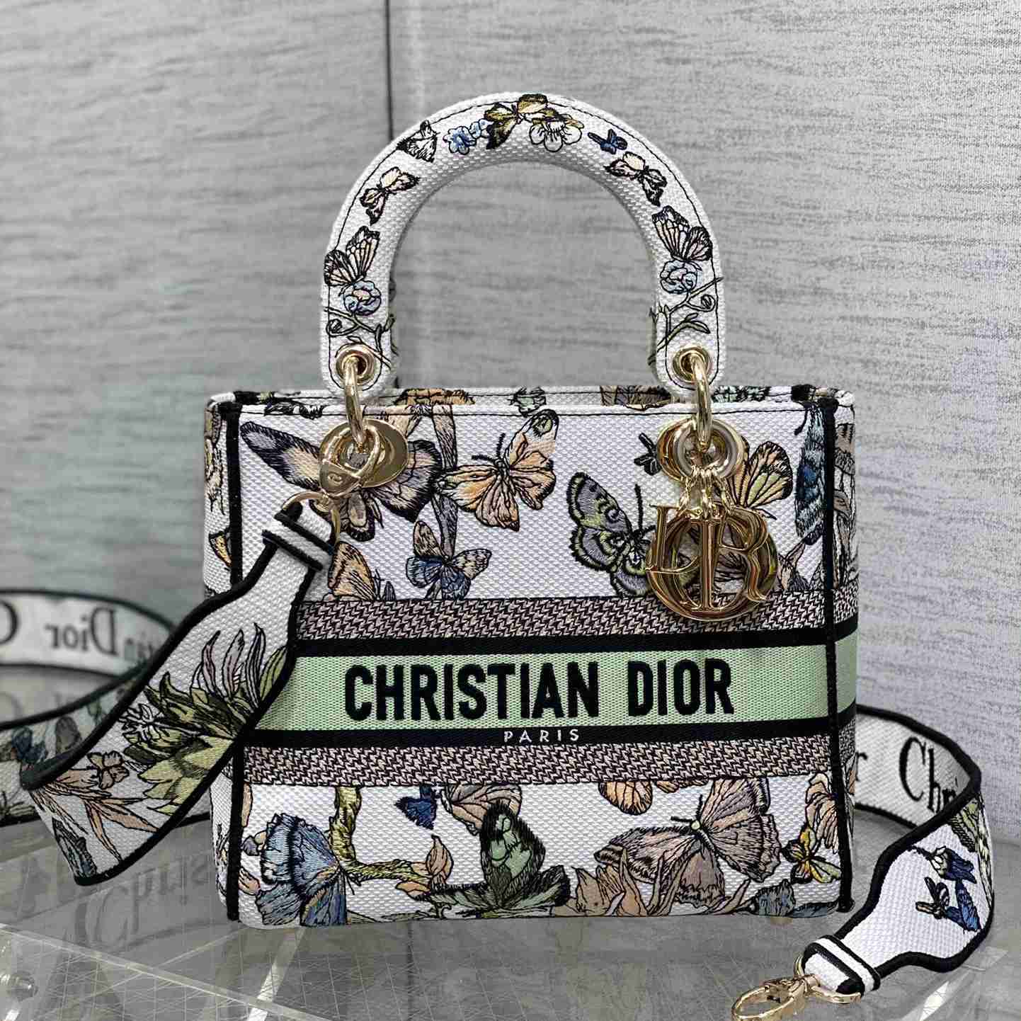 Dior Medium Lady D-lite Bag - DesignerGu