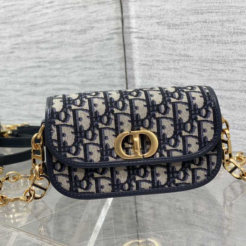 Dior Small 30 Montaigne Avenue Bag - DesignerGu