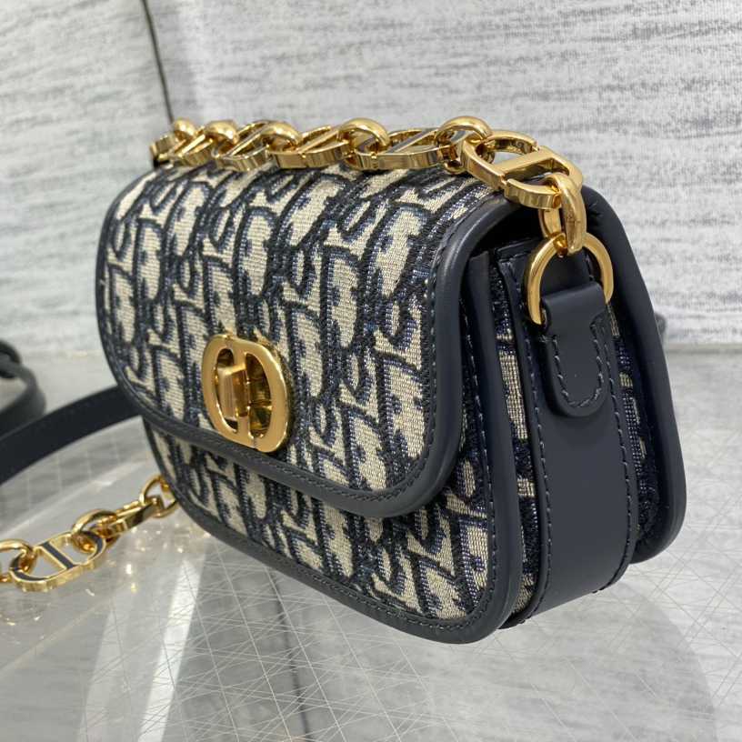 Dior Small 30 Montaigne Avenue Bag - DesignerGu