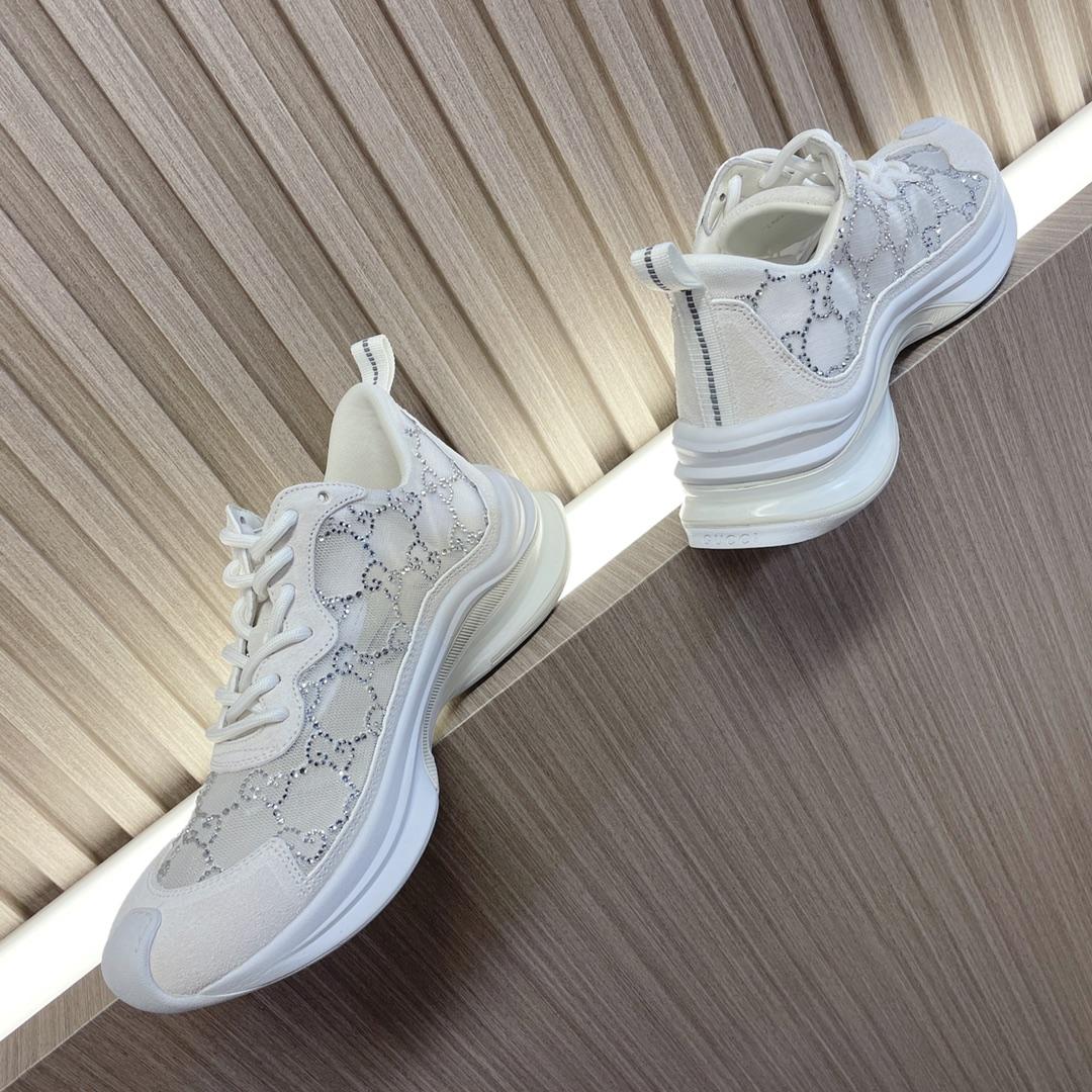 Gucci Women's Run Sneaker - DesignerGu