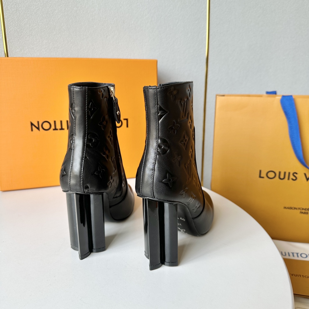 Louis Vuitton Silhouette Ankle Boot - DesignerGu