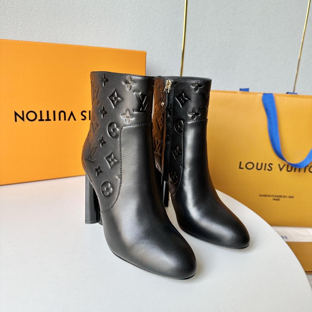 Louis Vuitton Silhouette Ankle Boot - DesignerGu