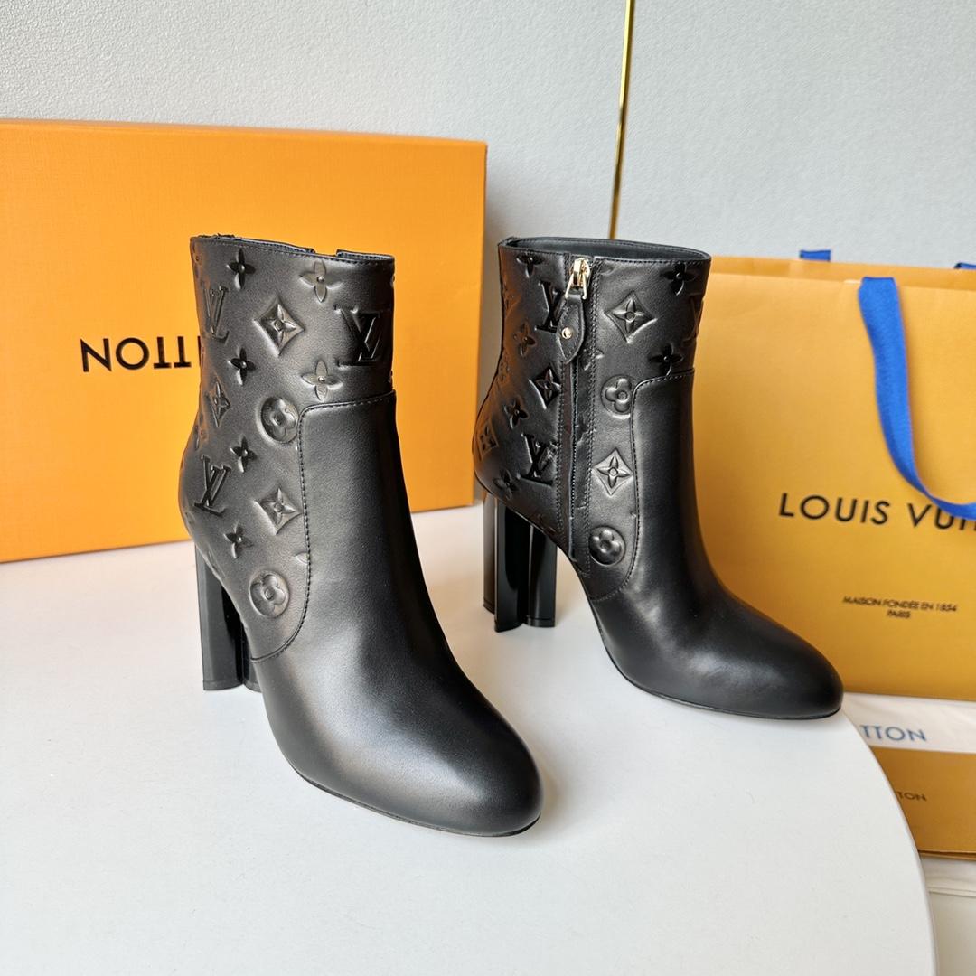 Louis Vuitton Silhouette Ankle Boot - DesignerGu