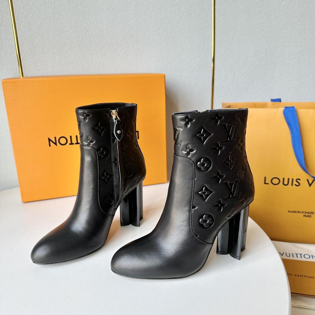 Louis Vuitton Silhouette Ankle Boot - DesignerGu