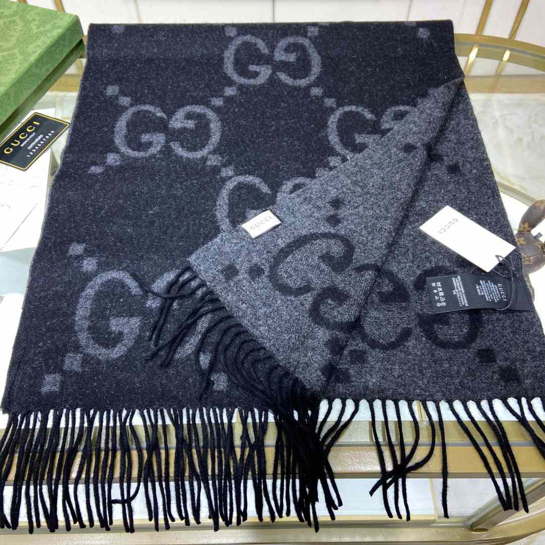 Gucci GG Cashmere Jacquard Scarf - DesignerGu