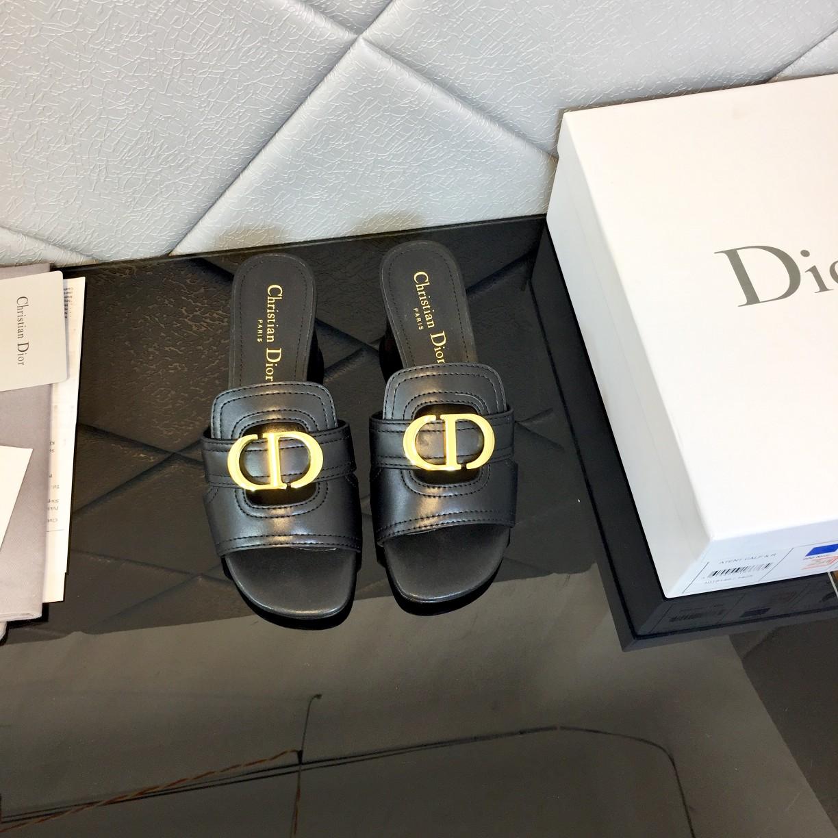 Dior 30 Montaigne Heeled Slide - DesignerGu