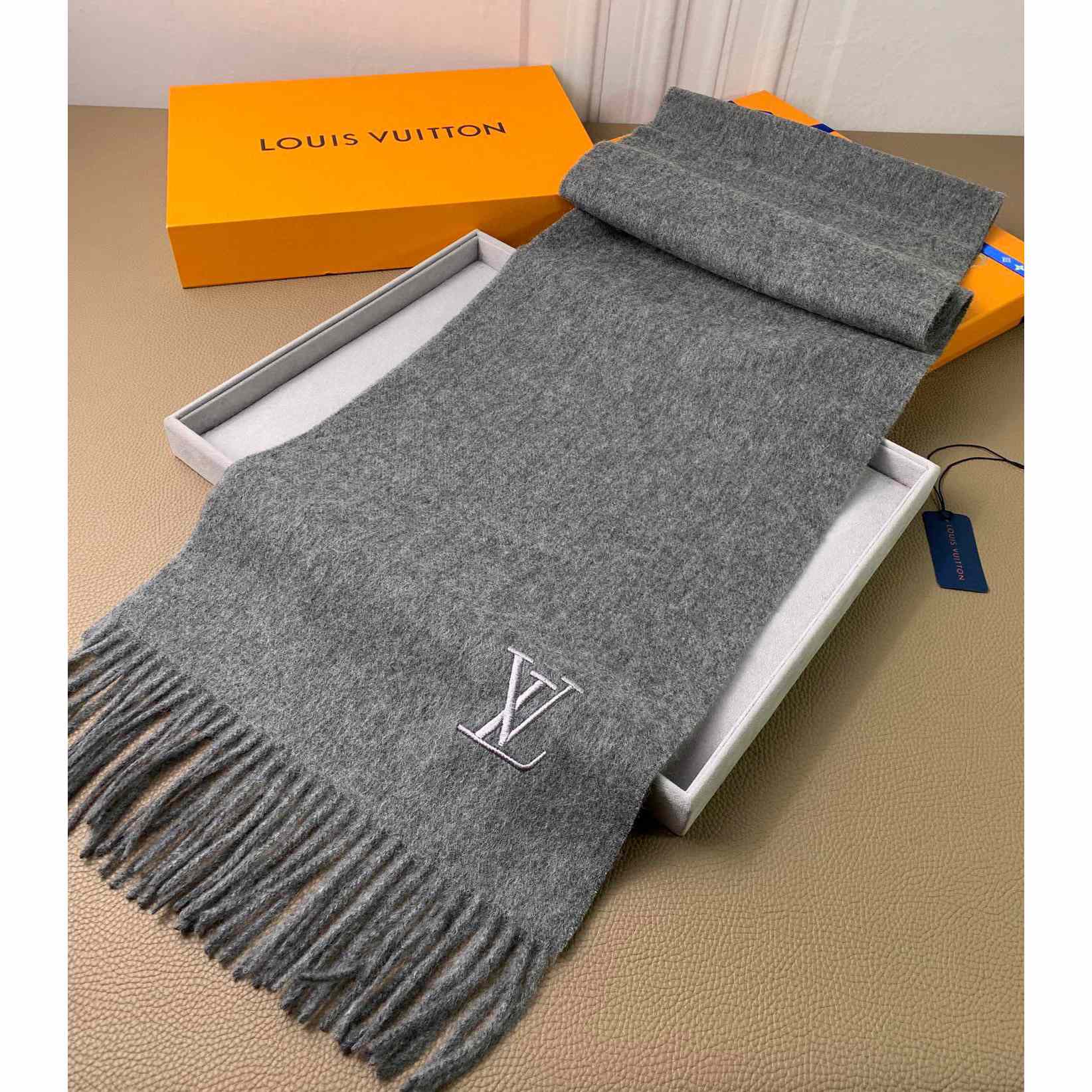 Louis Vuitton Jhelam Scarf - DesignerGu