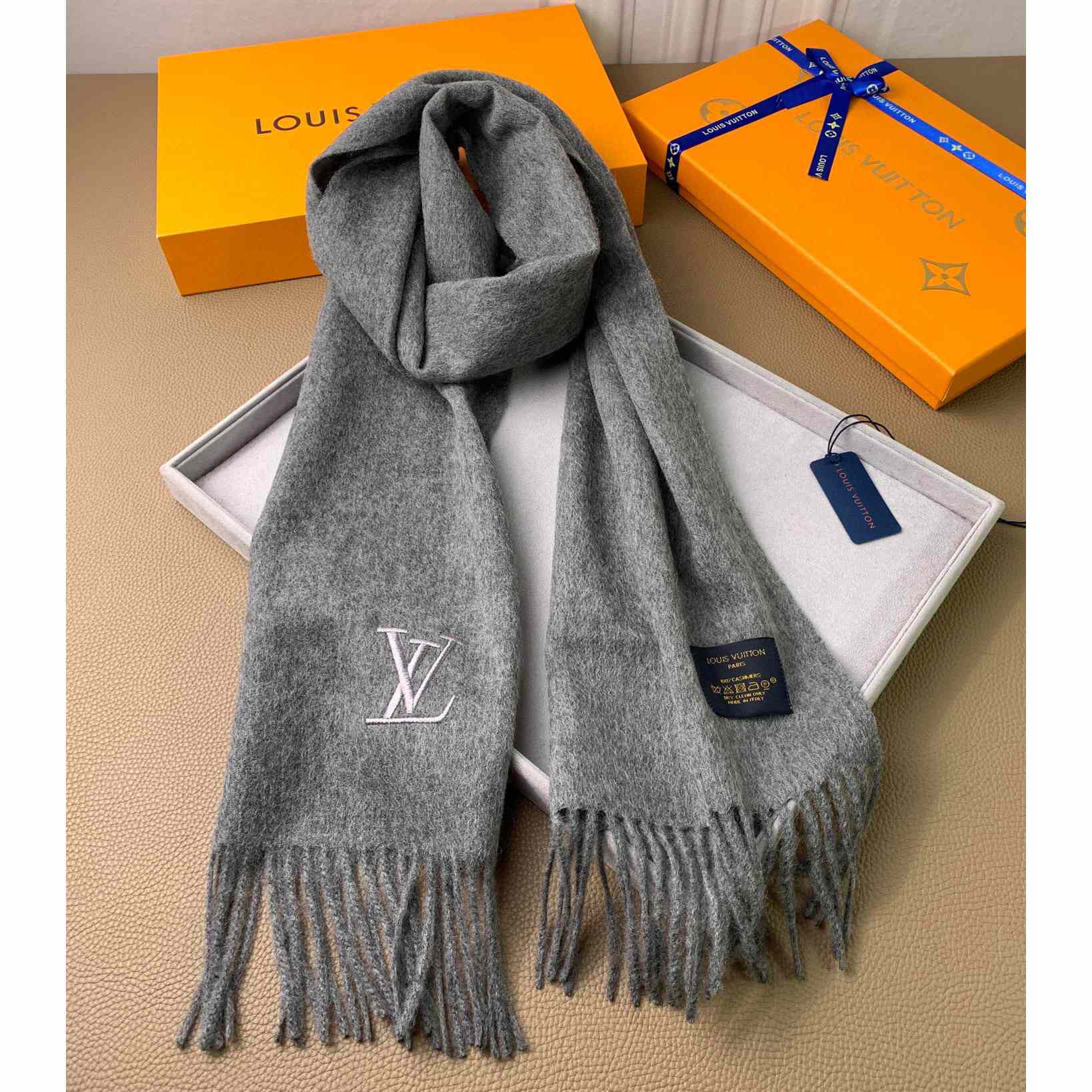 Louis Vuitton Jhelam Scarf - DesignerGu