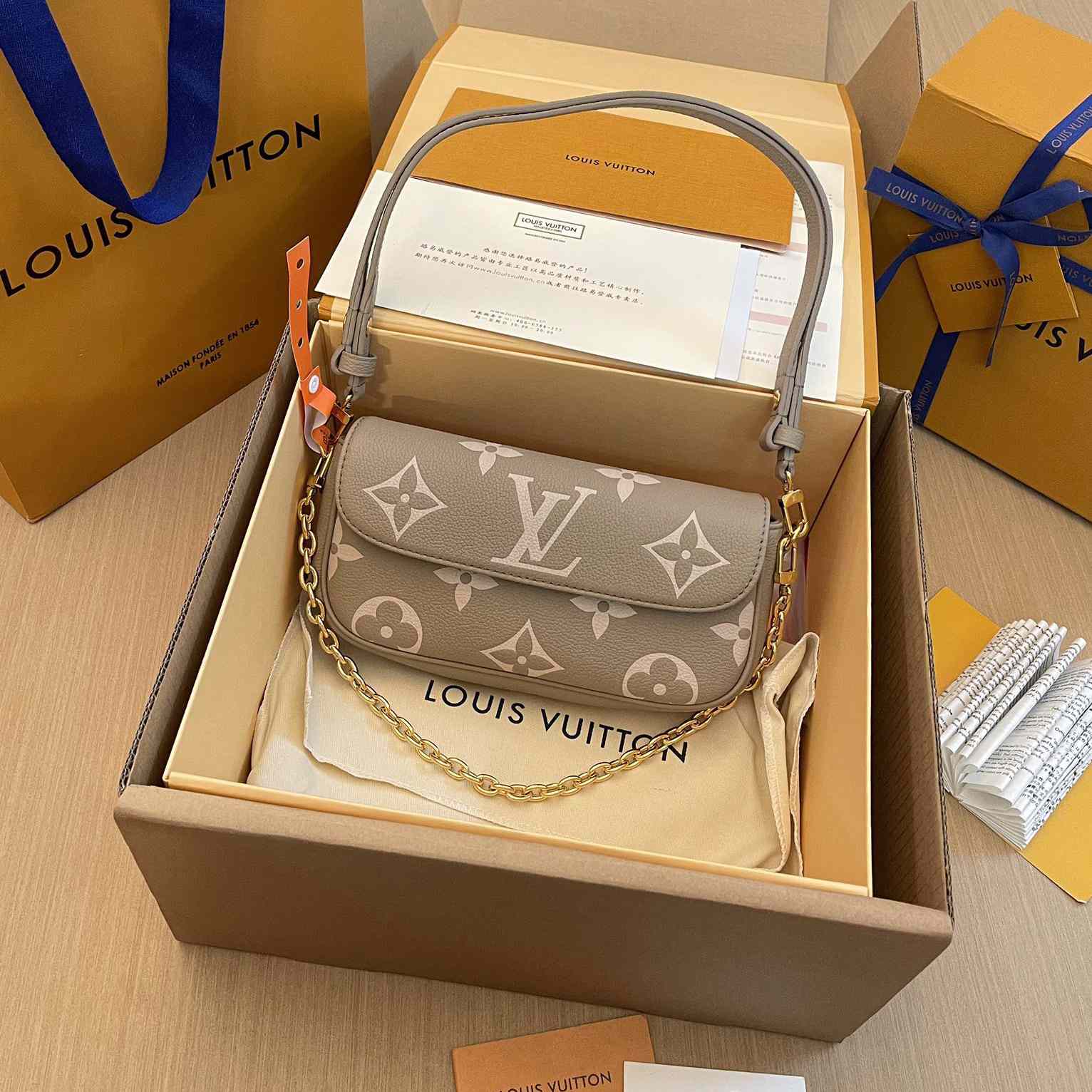 Louis Vuitton Wallet On Chain Ivy (23.5x12x4.3cm)  M82211 - DesignerGu