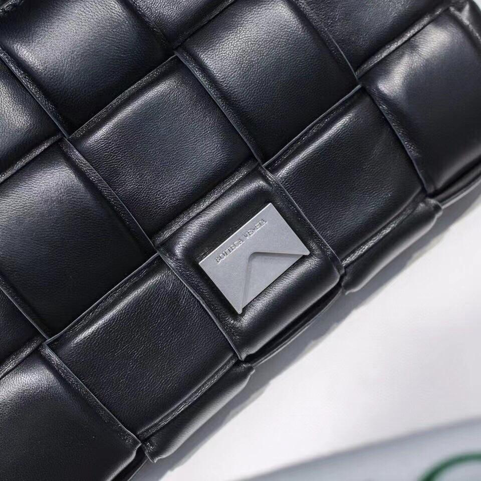 Bottega Veneta Padded Cassette Bag(26*18*8CM) - DesignerGu