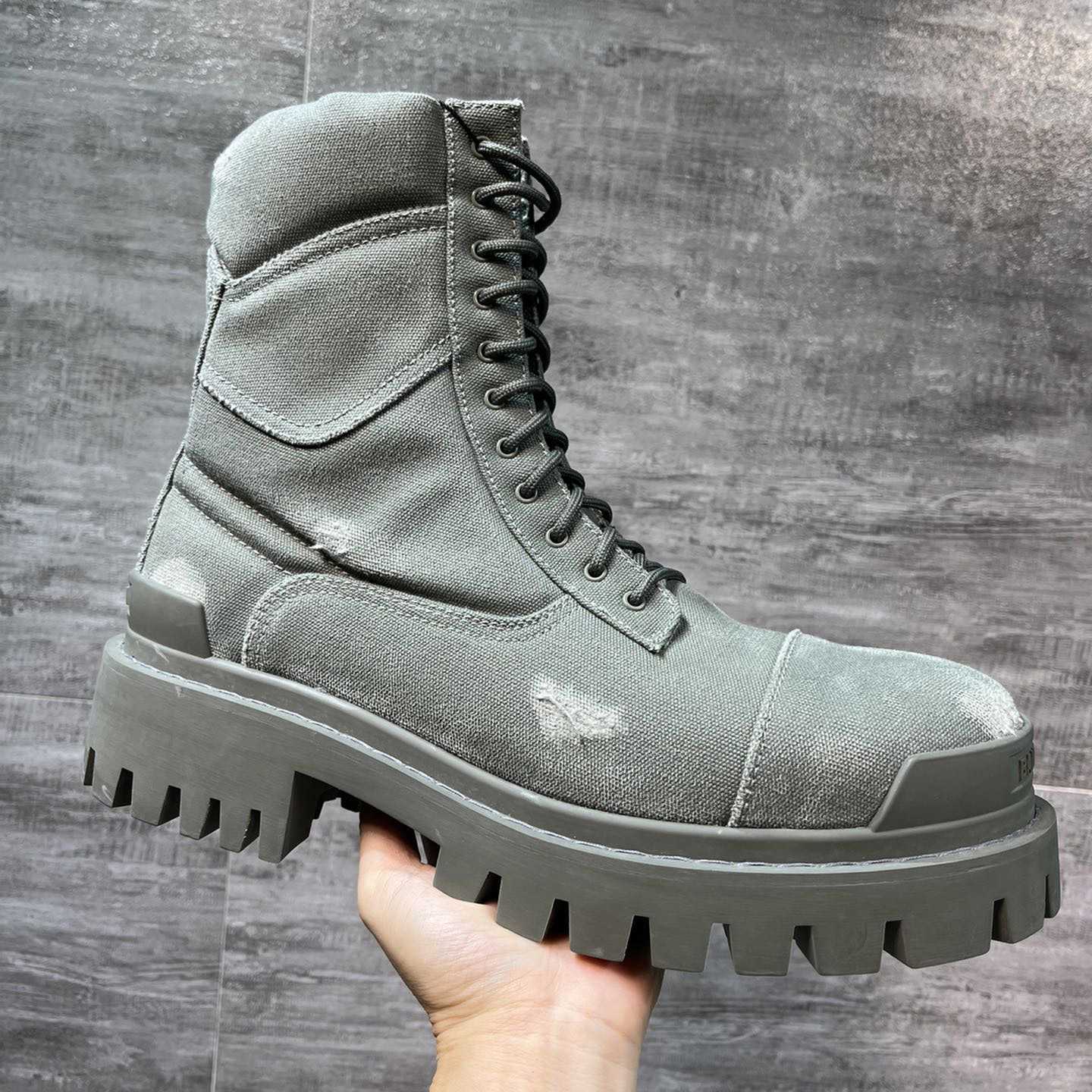 Balenciaga Men's Combat Strike 20mm Boot - DesignerGu