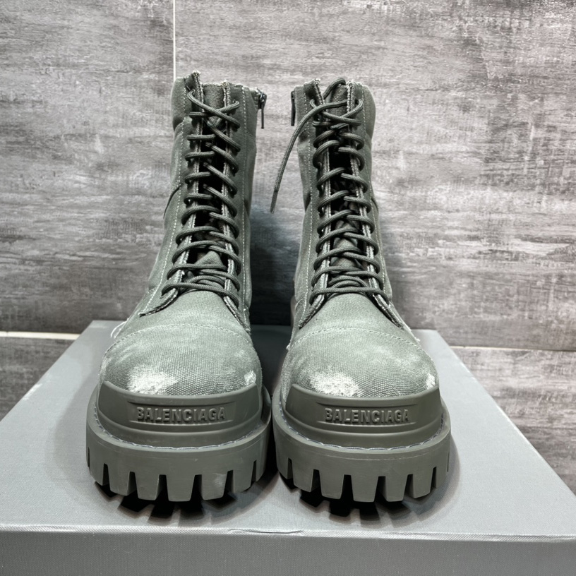 Balenciaga Men's Combat Strike 20mm Boot - DesignerGu