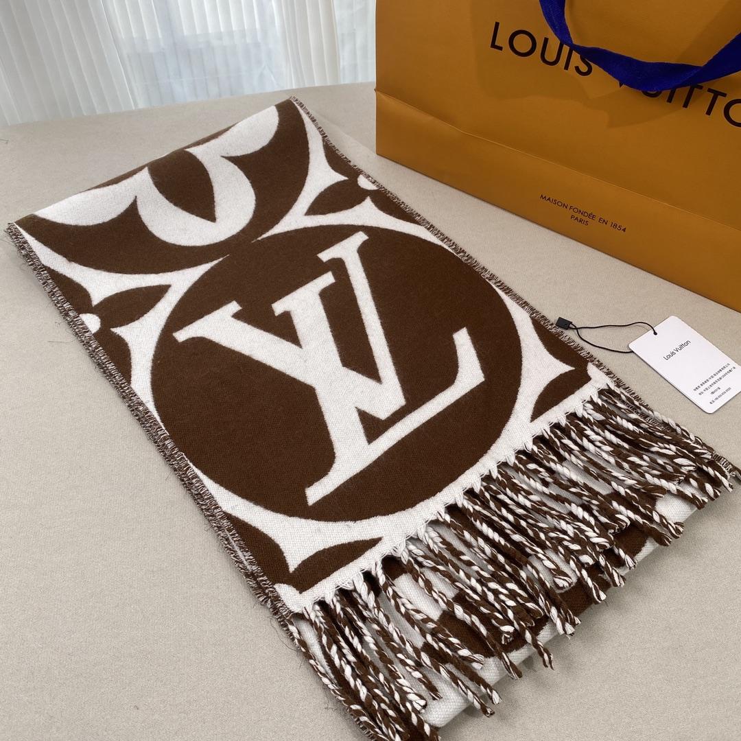 Louis Vuitton LV Medallion Scarf - DesignerGu