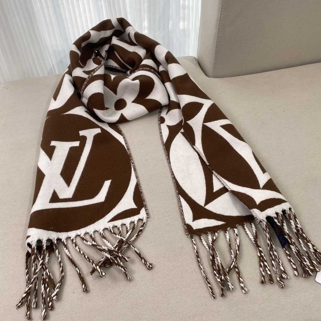 Louis Vuitton LV Medallion Scarf - DesignerGu