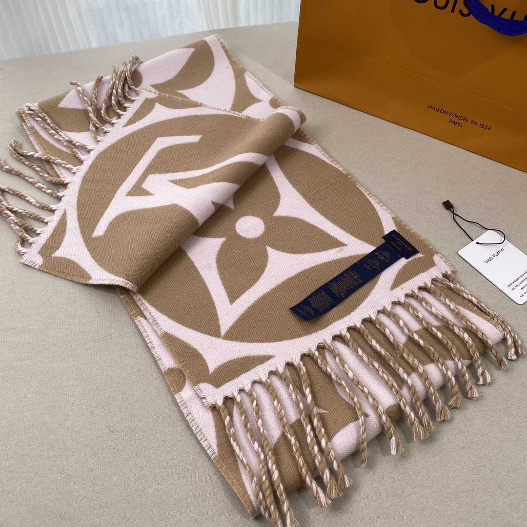 Louis Vuitton LV Medallion Scarf - DesignerGu