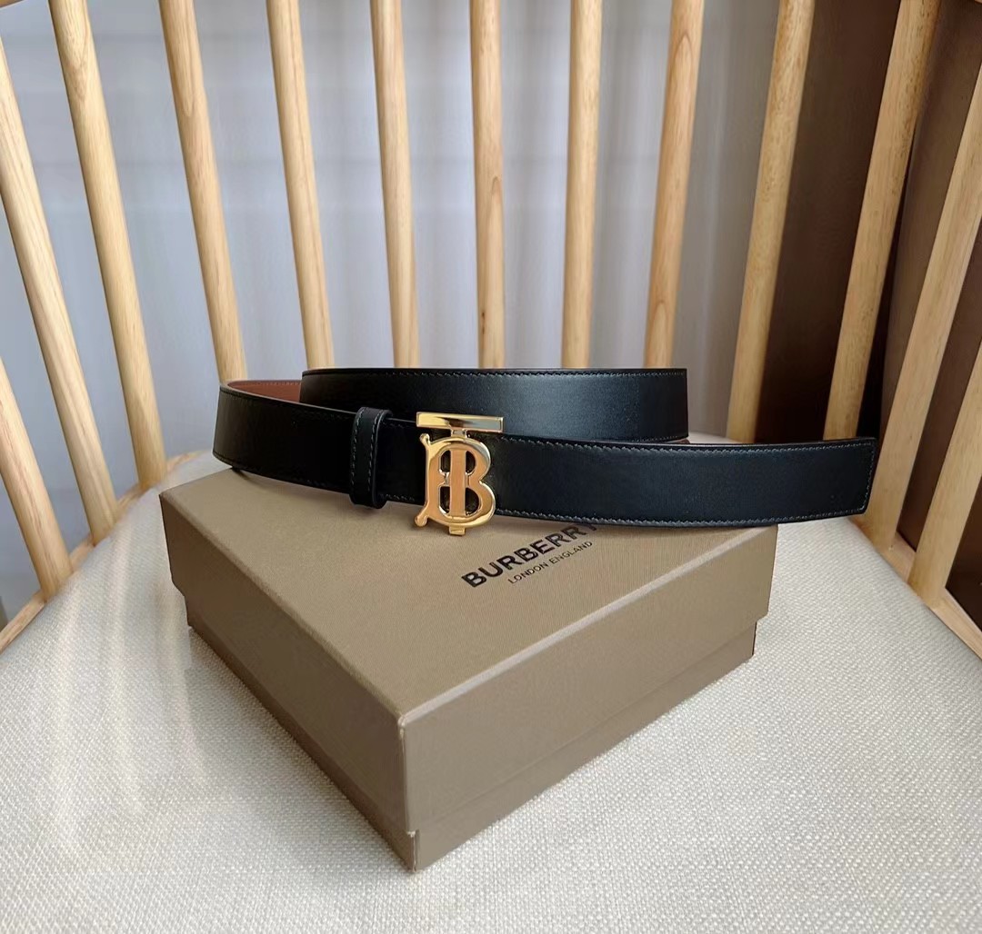 Burberry Men's Leather Reversible TB Belt - DesignerGu