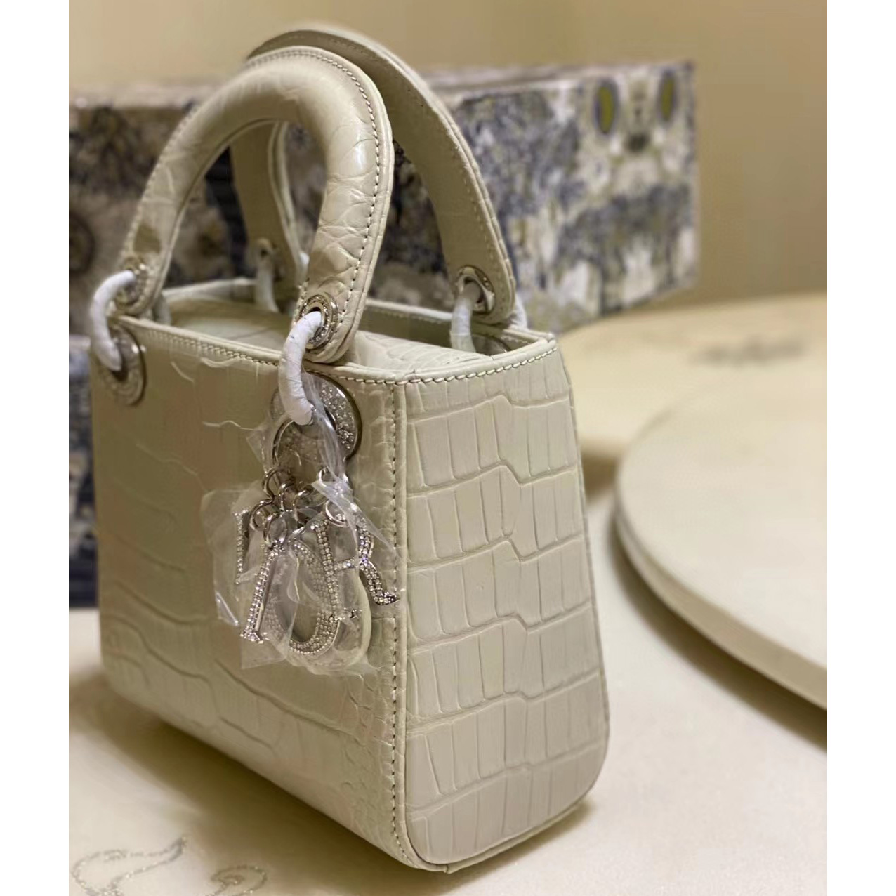 Dior Alligator Mini Lady Dior Bag (17-15-7cm) - DesignerGu