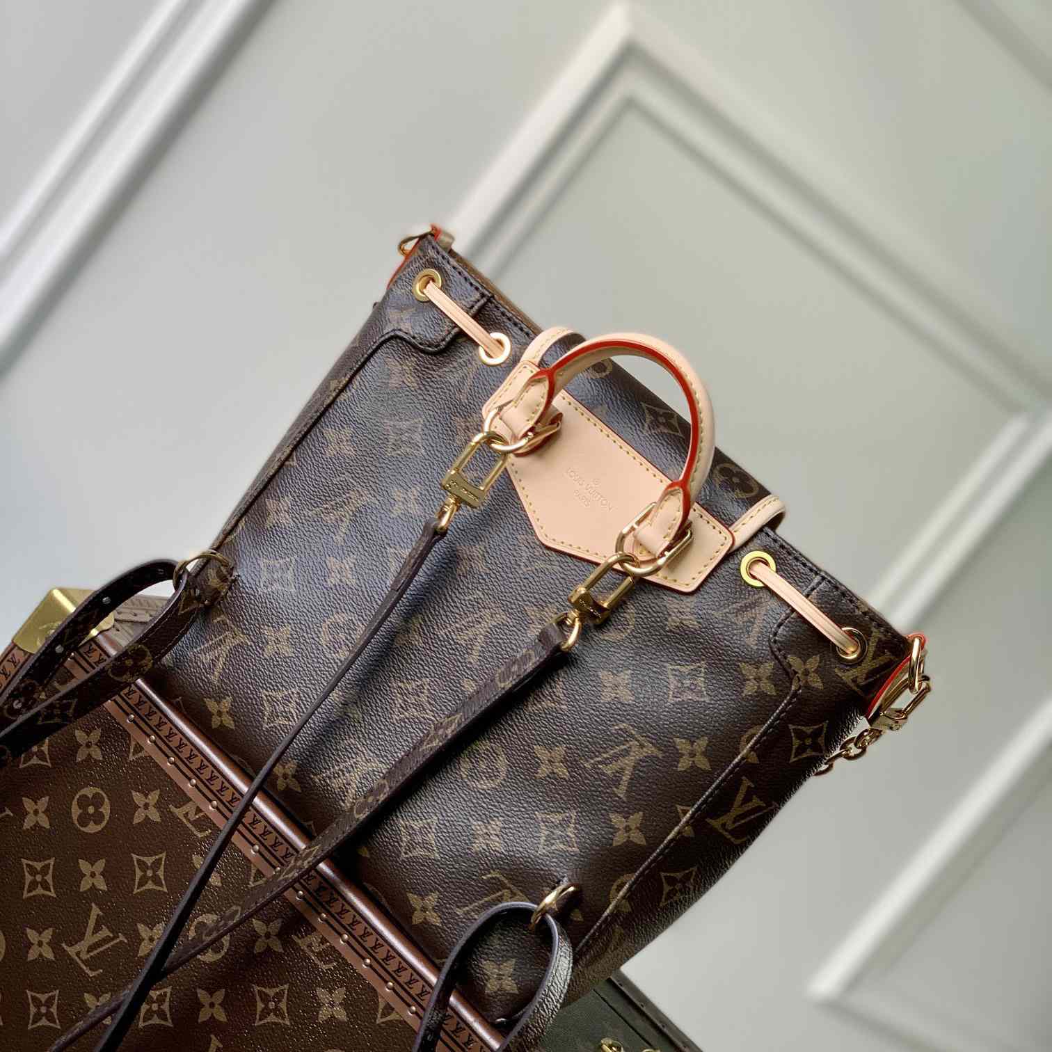 Louis Vuitton Excursion PM  (21-23-10cm)   M46932 - DesignerGu