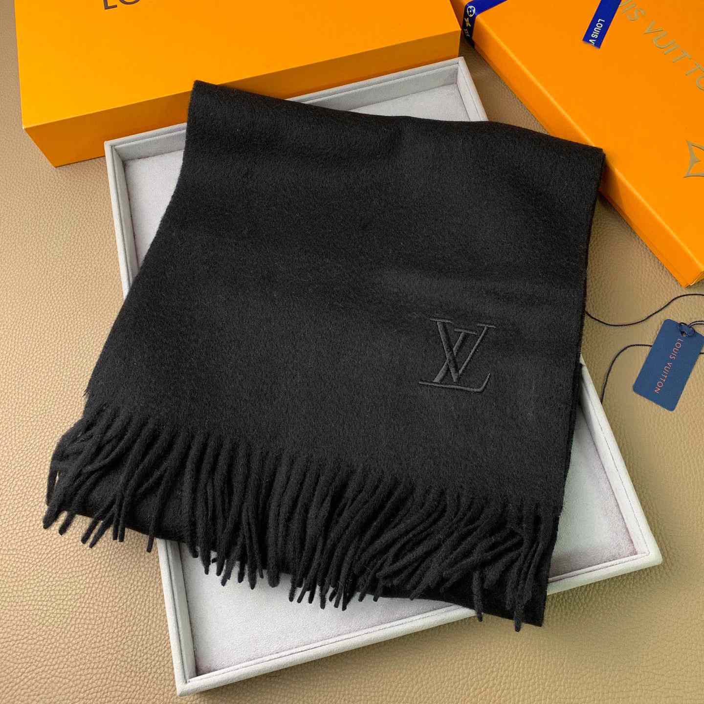 Louis Vuitton Jhelam Scarf - DesignerGu