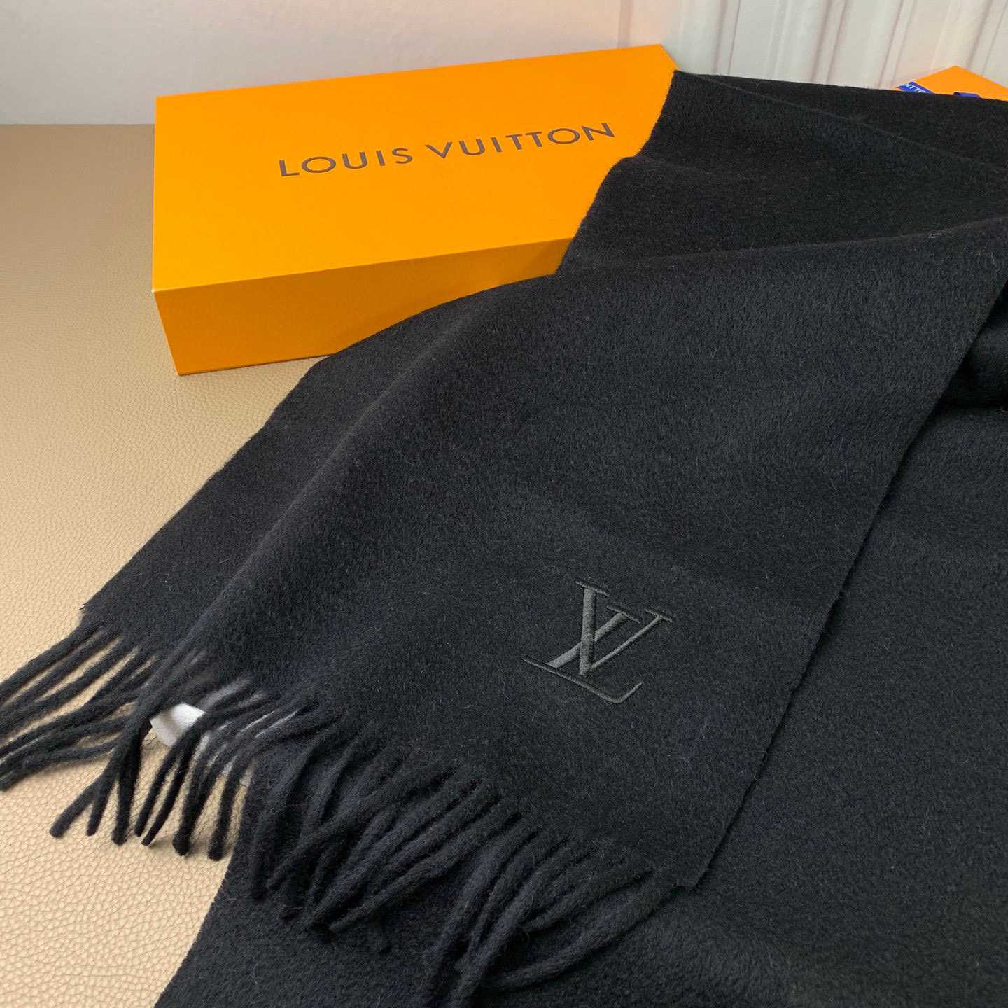 Louis Vuitton Jhelam Scarf - DesignerGu