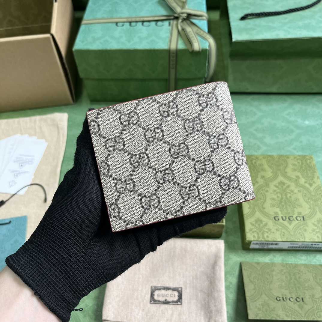 Gucci Wallet With GG Detail - DesignerGu