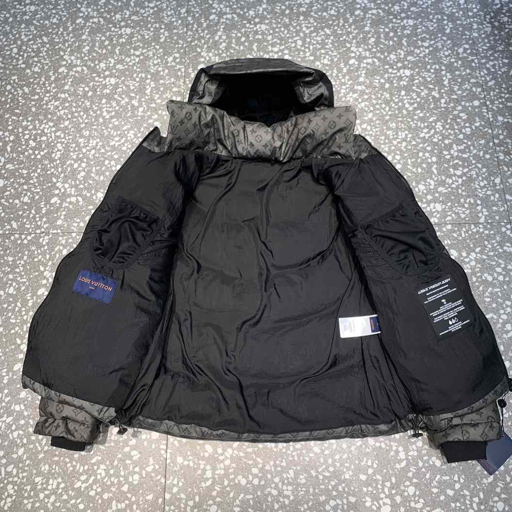 Louis Vuitton 2054 Heat Reactive Puffer - DesignerGu