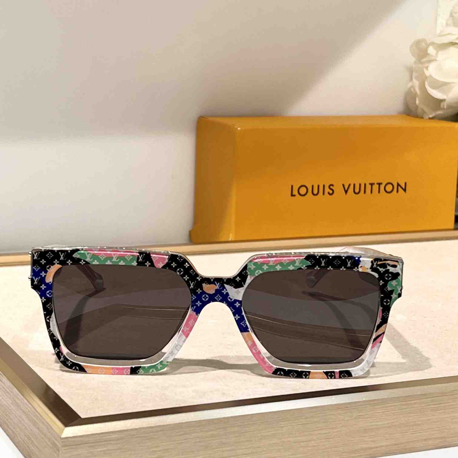 Louis Vuitton 1.1 Millionaires Square Sunglasses  LV96006 - DesignerGu