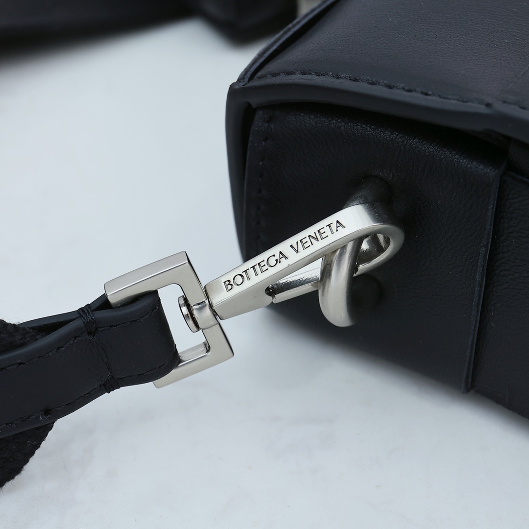 Bottega Veneta Cassette With Versatile Strap - DesignerGu