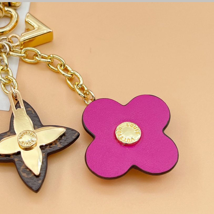 Louis Vuitton Blooming Flowers Bag Charm and Key Holder   M63084 - DesignerGu