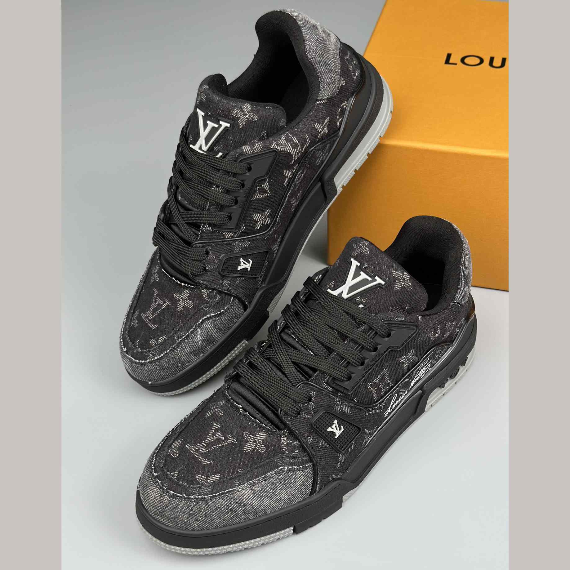 Louis Vuitton lv Trainer Sneaker (Upon UK Size) - DesignerGu