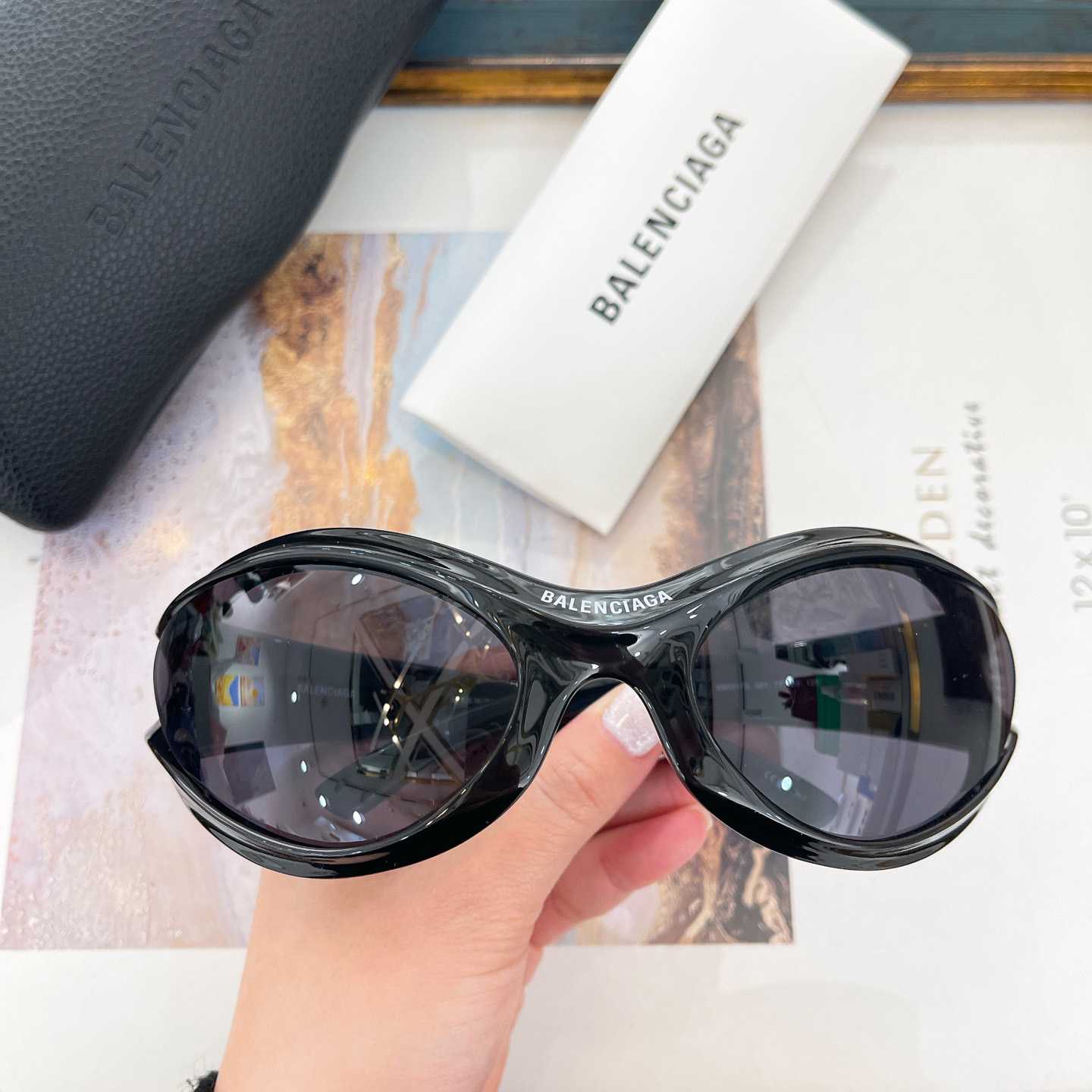 Balenciaga Dynamo Round Sunglasses - DesignerGu