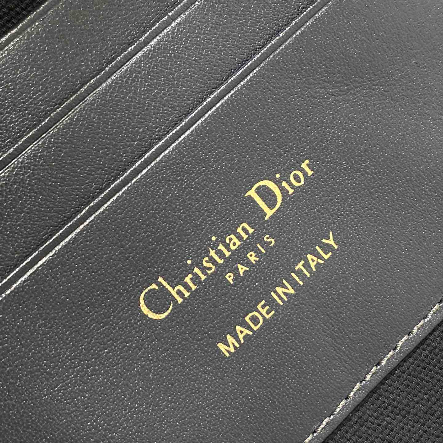 Dior 30 Montaigne Dior Amber Mini Bucket Bag - DesignerGu