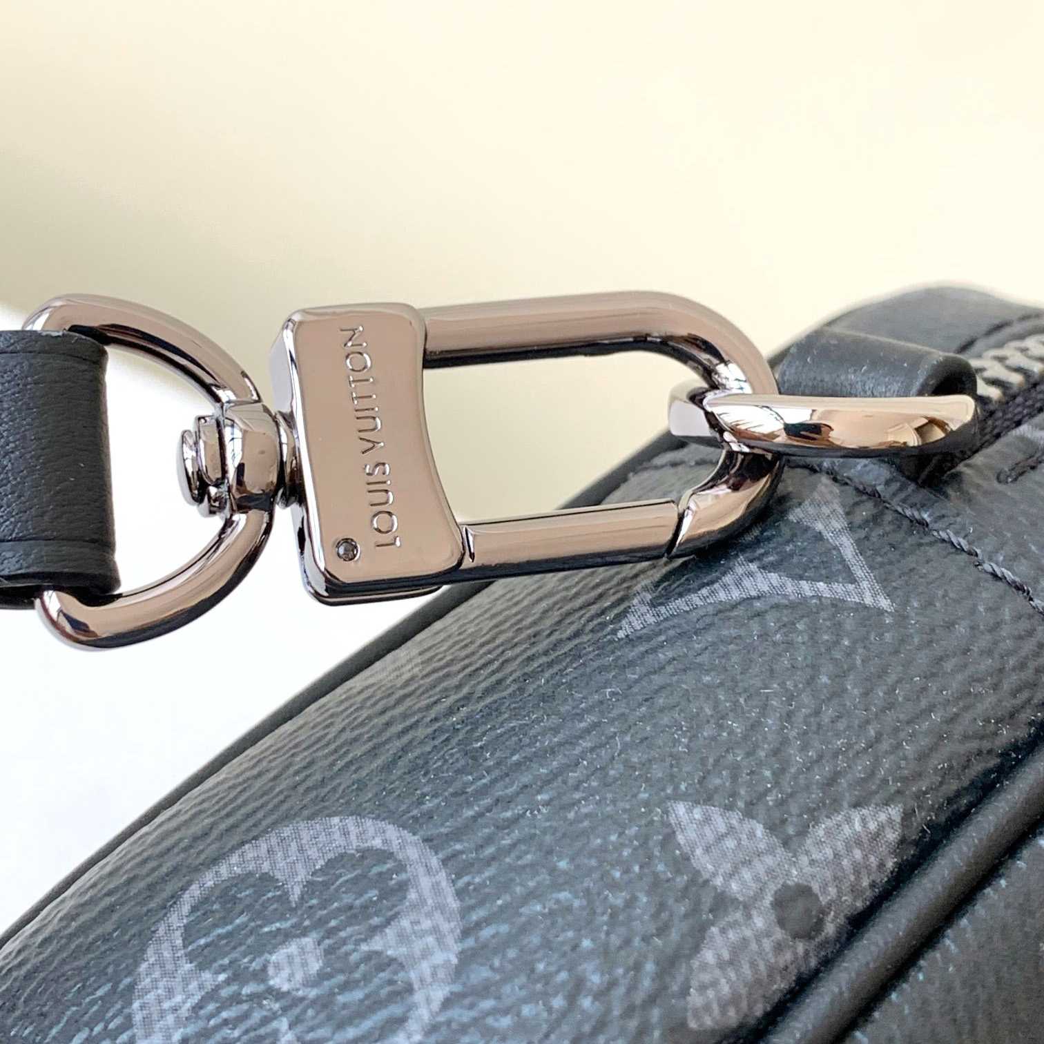 Louis Vuitton Nano Porte Documents Voyage   M82770 - DesignerGu