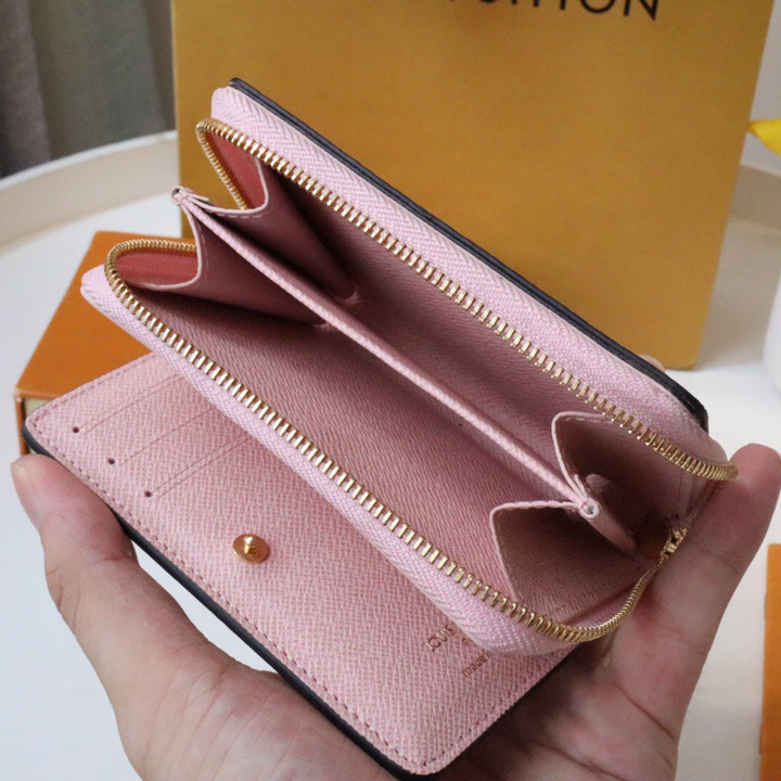 Louis Vuitton Lou Wallet  M82378 - DesignerGu