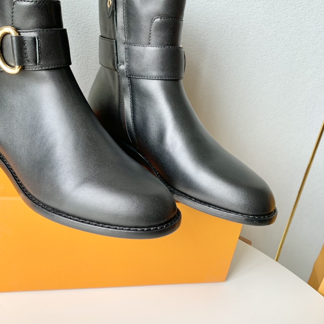 Louis Vuitton Westside Flat Ankle Boot   - DesignerGu