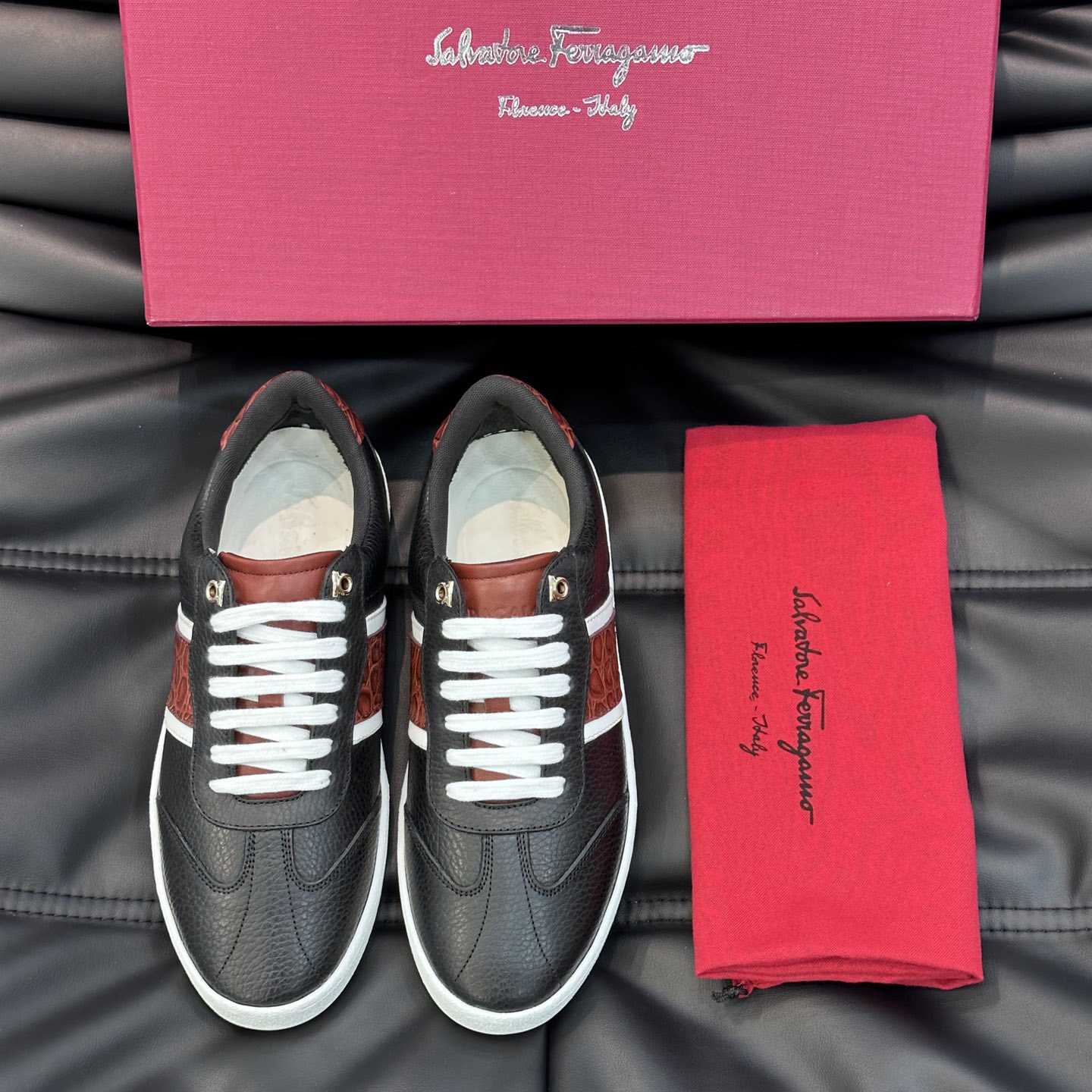 Ferragamo Low Cut Sneaker - DesignerGu