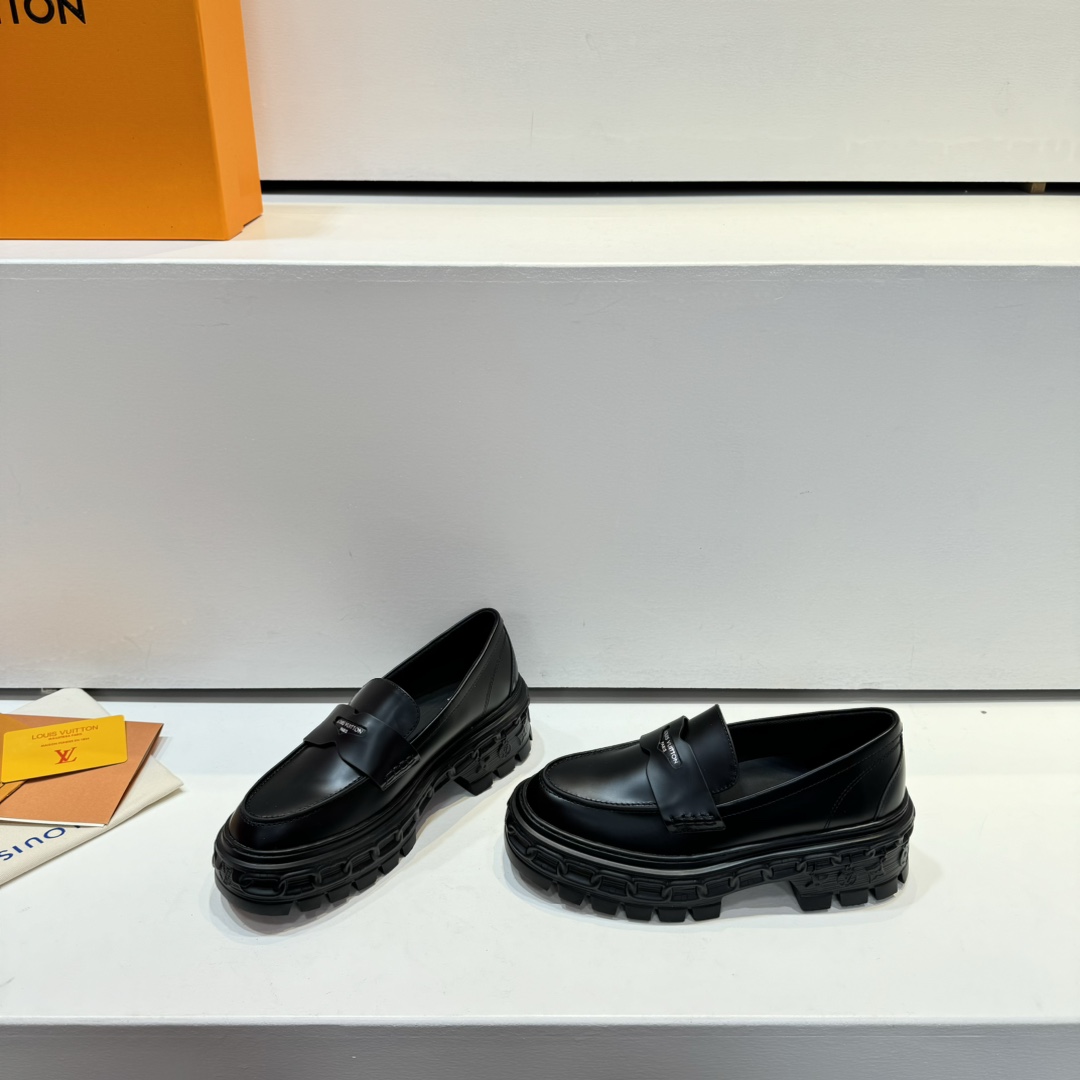 Louis Vuitton LV Record Loafer - DesignerGu