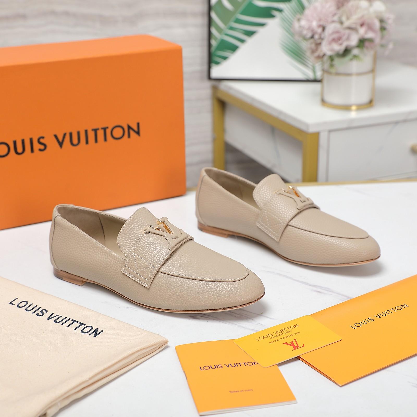 Louis Vuitton LV Capri Loafer - DesignerGu