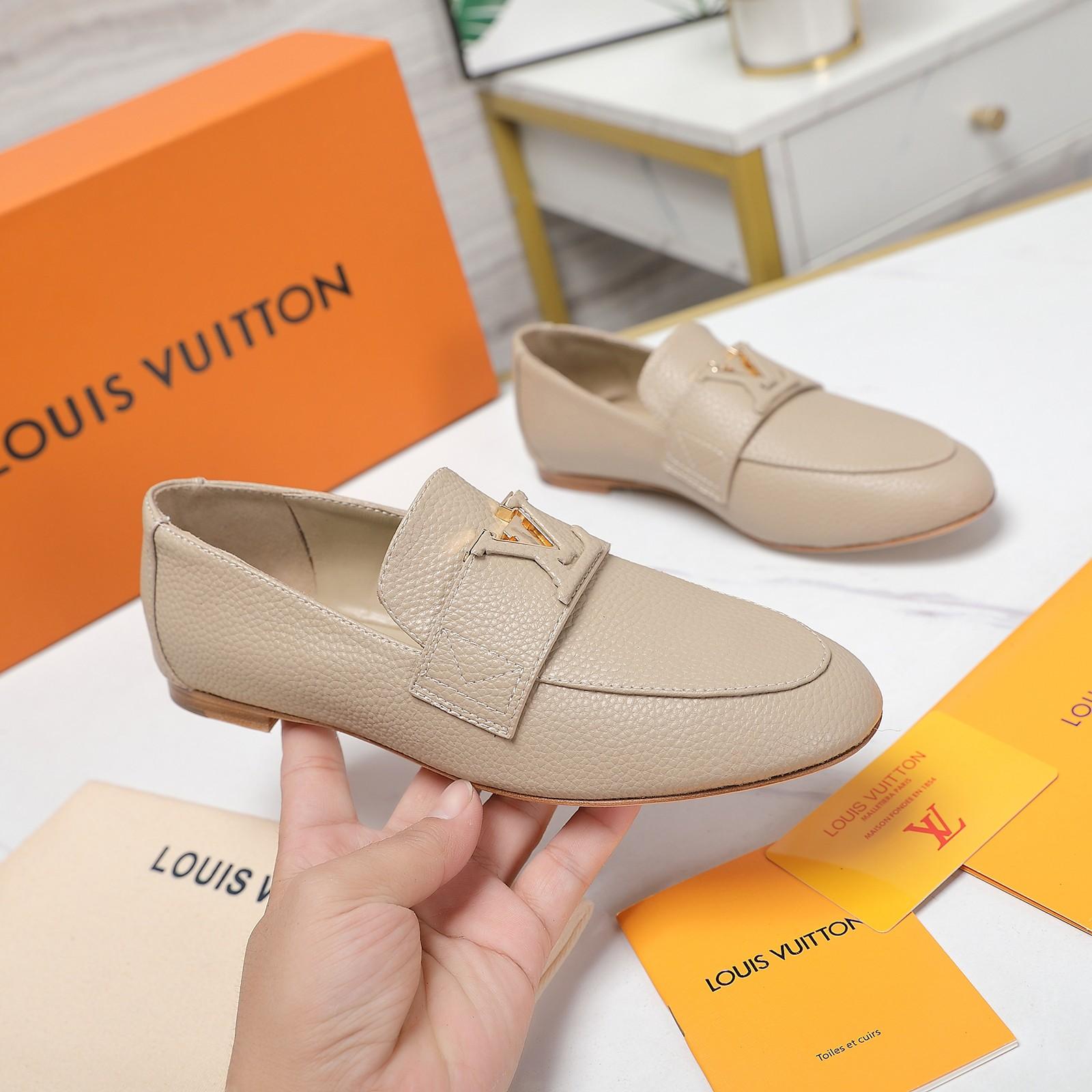 Louis Vuitton LV Capri Loafer - DesignerGu