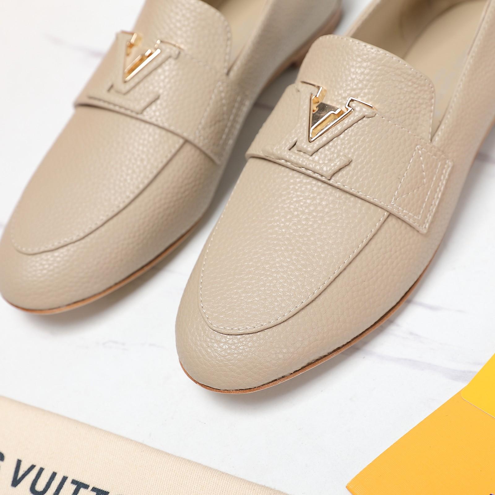 Louis Vuitton LV Capri Loafer - DesignerGu