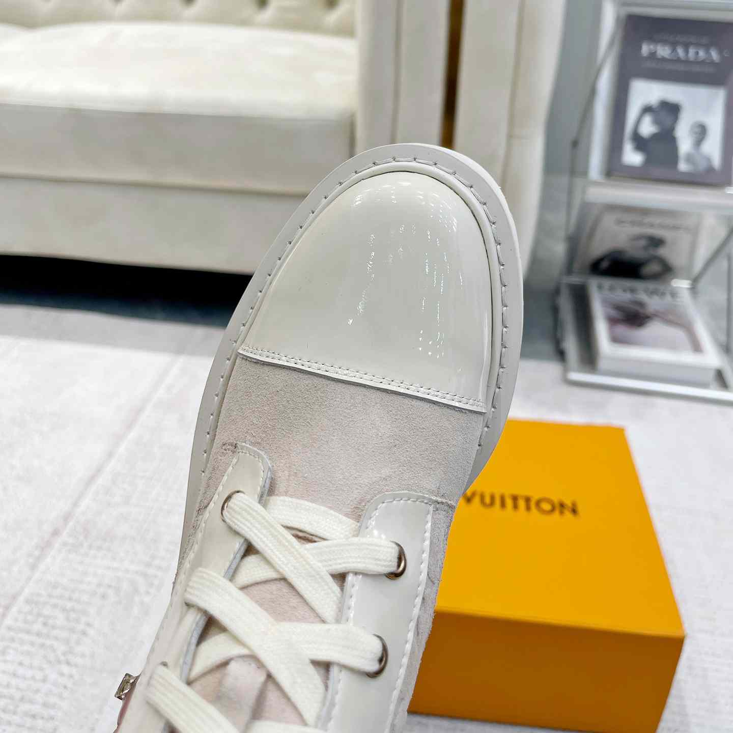 Louis Vuitton Territory Flat Ranger - DesignerGu